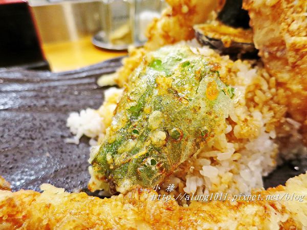 冨士天ぷら  いだ天：河口湖車站周邊美食 / いだ天 / 富士天婦羅餐廳 / 富士山天丼大器上菜!!