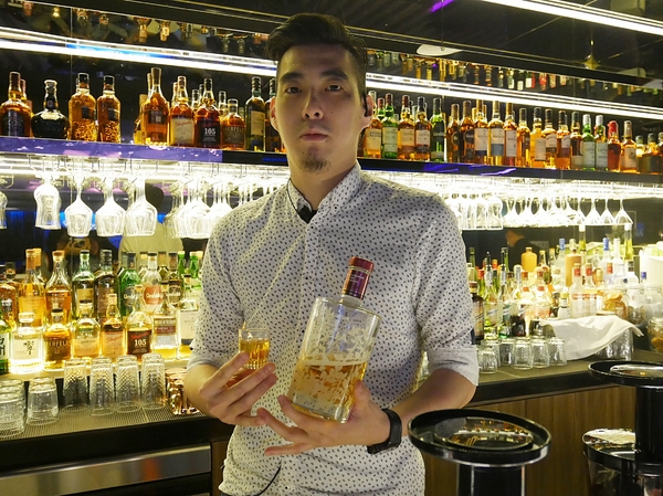 SMEXY 音樂餐廳:SMEXY 音樂餐廳-台北松山區特色餐館 從早午餐一路開到宵夜 餐點、服務都夠水準 夜晚還有live band 邊用餐邊聽音樂大享受