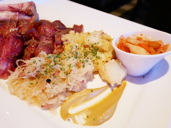 SMEXY 音樂餐廳:SMEXY 音樂餐廳-台北松山區特色餐館 從早午餐一路開到宵夜 餐點、服務都夠水準 夜晚還有live band 邊用餐邊聽音樂大享受