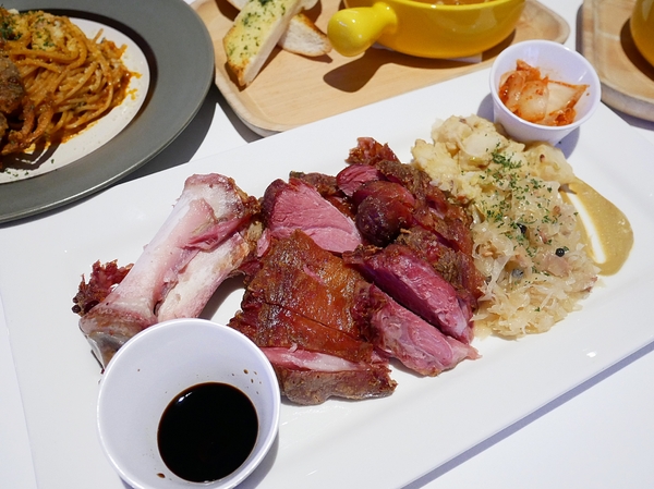 SMEXY 音樂餐廳:SMEXY 音樂餐廳-台北松山區特色餐館 從早午餐一路開到宵夜 餐點、服務都夠水準 夜晚還有live band 邊用餐邊聽音樂大享受