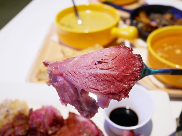 SMEXY 音樂餐廳:SMEXY 音樂餐廳-台北松山區特色餐館 從早午餐一路開到宵夜 餐點、服務都夠水準 夜晚還有live band 邊用餐邊聽音樂大享受