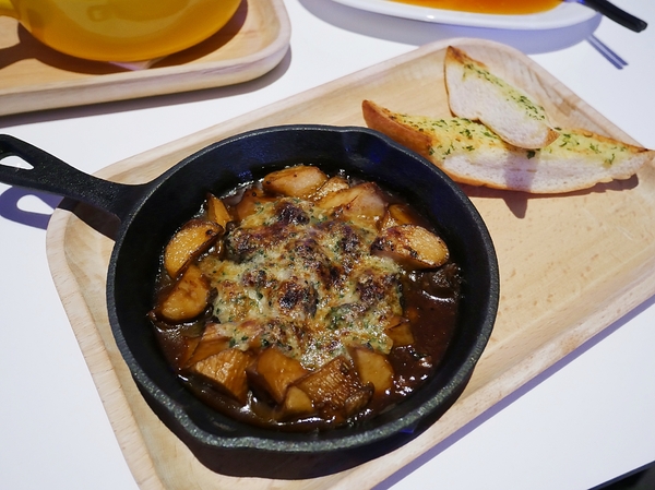 SMEXY 音樂餐廳:SMEXY 音樂餐廳-台北松山區特色餐館 從早午餐一路開到宵夜 餐點、服務都夠水準 夜晚還有live band 邊用餐邊聽音樂大享受