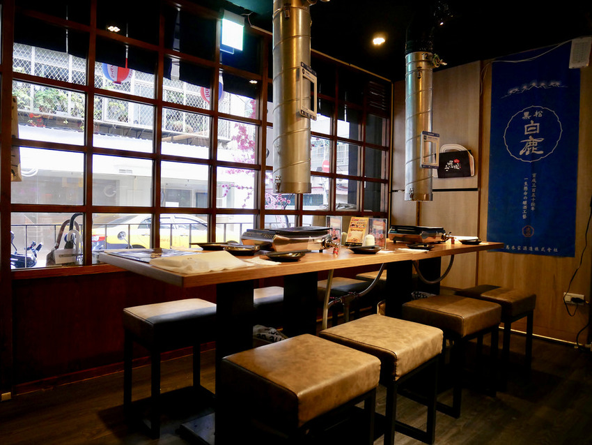 [台北大安] 東區精緻無敵小滿苑燒肉桌邊服務貼心到讓你只要坐著等張嘴大口吃肉其他都不用管 / 國父紀念館 / 東區 / 華視