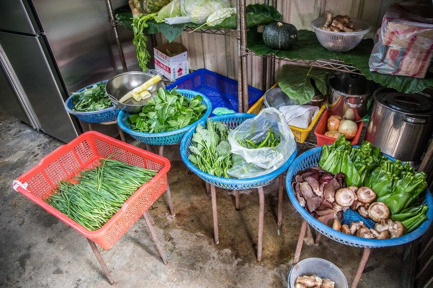 桃園市大溪區阮家莊土雞城-老大店｜連google都會迷路？荒山野嶺超偏僻土雞城，沒預約吃不到唷