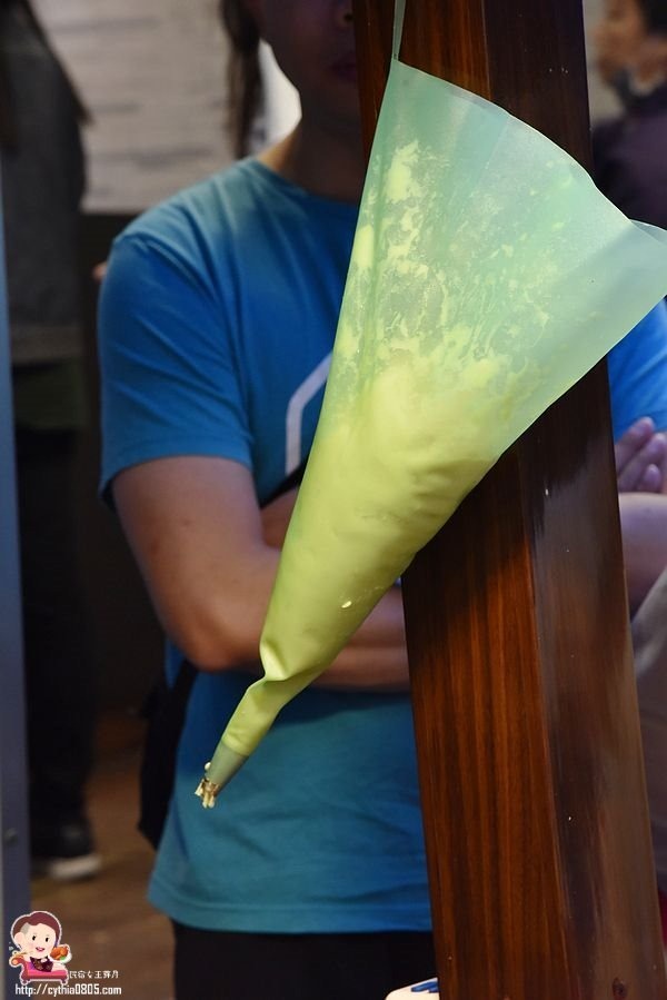 桃園中壢美食-天鯛魚燒-可愛肥鯉魚很熱門，爆漿起司跟招牌花生強強滾啊，好多人來排隊 @民宿女王芽月-美食.旅遊.全台趴趴走