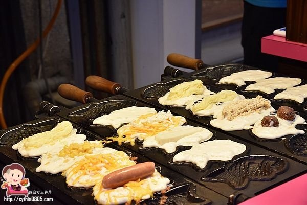 桃園中壢美食-天鯛魚燒-可愛肥鯉魚很熱門，爆漿起司跟招牌花生強強滾啊，好多人來排隊 @民宿女王芽月-美食.旅遊.全台趴趴走