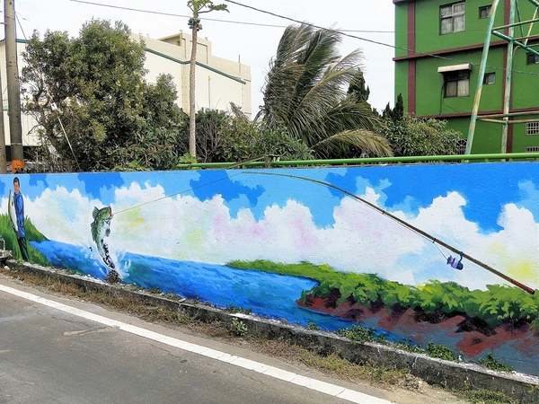 熊貓站彩繪牆: 【彰化線西景點】熊貓站彩繪牆~熊貓母子等公車,一起撐傘超療癒的