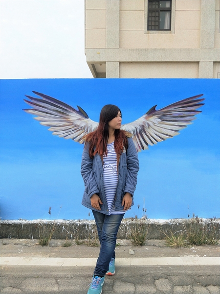 熊貓站彩繪牆: 【彰化線西景點】熊貓站彩繪牆~熊貓母子等公車,一起撐傘超療癒的