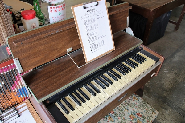 鹿港秘密基地:【彰化福興景點】鹿港秘密基地~親子同樂特色餐廳,任天堂、小瑪莉電動、彈珠台給大家玩,體驗披薩DIY手作(假日限定)