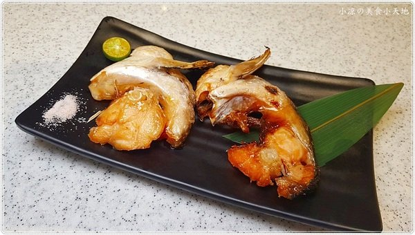 Magic Touch 点爭鮮 J-Mall店：台中西屯』Magic Touch 点爭鮮║J-Mall商場全新開幕，新幹線列車直送壽司，咻~美味直達車！