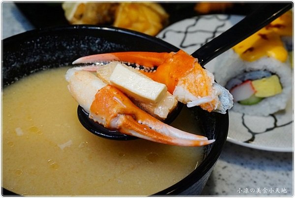 Magic Touch 点爭鮮 J-Mall店：台中西屯』Magic Touch 点爭鮮║J-Mall商場全新開幕，新幹線列車直送壽司，咻~美味直達車！