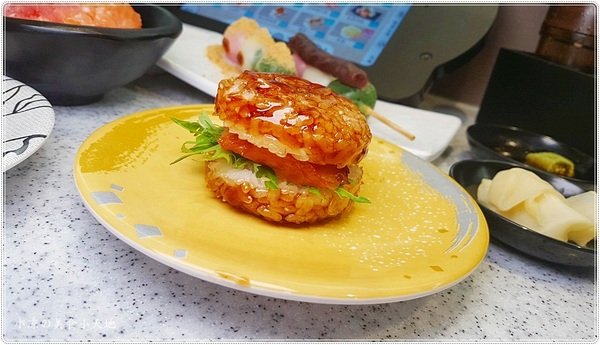 Magic Touch 点爭鮮 J-Mall店：台中西屯』Magic Touch 点爭鮮║J-Mall商場全新開幕，新幹線列車直送壽司，咻~美味直達車！