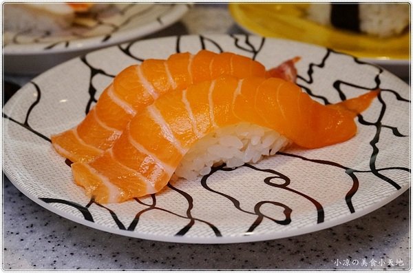 Magic Touch 点爭鮮 J-Mall店：台中西屯』Magic Touch 点爭鮮║J-Mall商場全新開幕，新幹線列車直送壽司，咻~美味直達車！