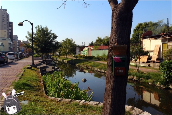 金鳳凰商務旅館：[住宿]►高雄鳳山區◄金鳳凰商務旅館－平日住宿千元有找、附近有南霸天丹丹漢堡&青年夜市~鳳山車站步行約五分鐘