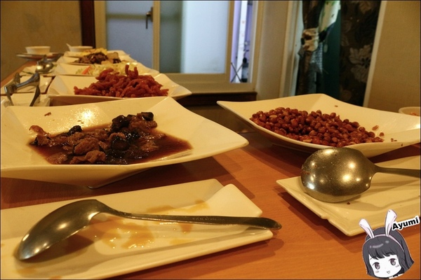 金鳳凰商務旅館：[住宿]►高雄鳳山區◄金鳳凰商務旅館－平日住宿千元有找、附近有南霸天丹丹漢堡&青年夜市~鳳山車站步行約五分鐘