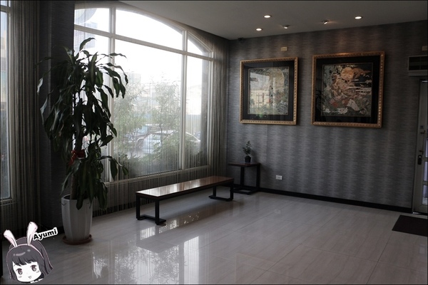 金鳳凰商務旅館：[住宿]►高雄鳳山區◄金鳳凰商務旅館－平日住宿千元有找、附近有南霸天丹丹漢堡&青年夜市~鳳山車站步行約五分鐘