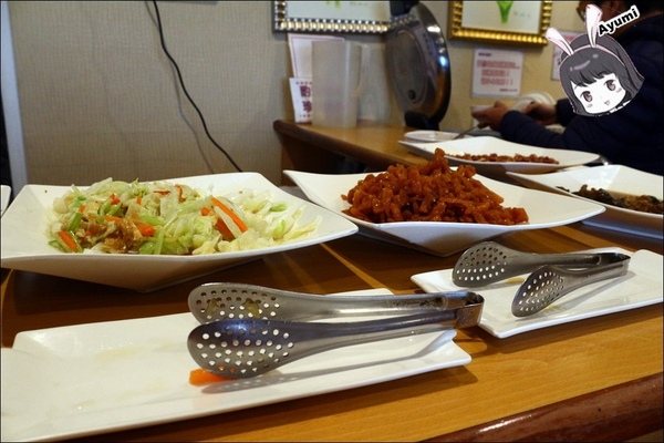 金鳳凰商務旅館：[住宿]►高雄鳳山區◄金鳳凰商務旅館－平日住宿千元有找、附近有南霸天丹丹漢堡&青年夜市~鳳山車站步行約五分鐘