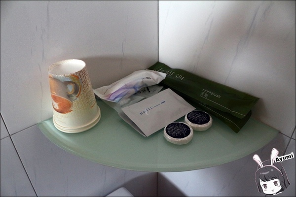 金鳳凰商務旅館：[住宿]►高雄鳳山區◄金鳳凰商務旅館－平日住宿千元有找、附近有南霸天丹丹漢堡&青年夜市~鳳山車站步行約五分鐘