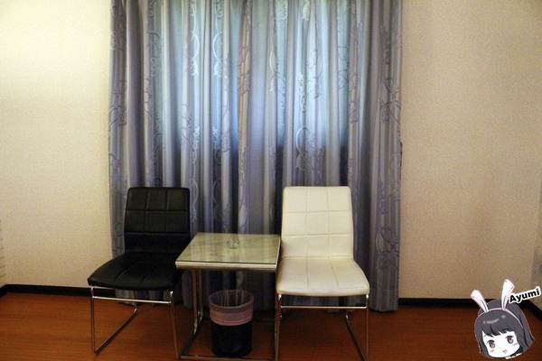 金鳳凰商務旅館：[住宿]►高雄鳳山區◄金鳳凰商務旅館－平日住宿千元有找、附近有南霸天丹丹漢堡&青年夜市~鳳山車站步行約五分鐘