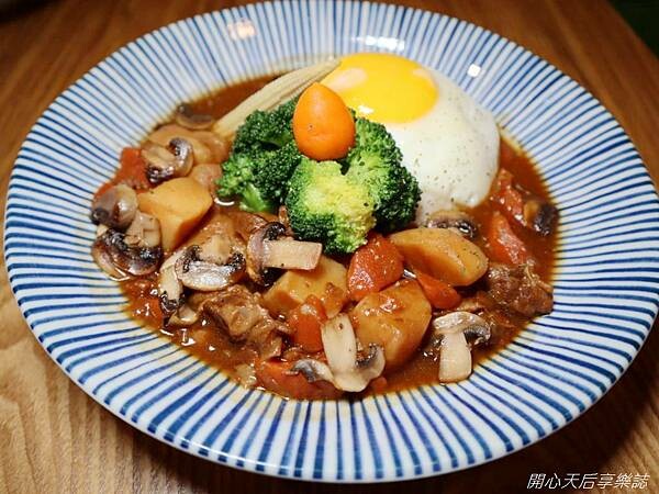 信義區咖哩|呂舖食堂|平價咖哩,特色咖哩飯、自製小菜、飲料、奶酪,學生、親子、小資族用餐的好選擇!咖