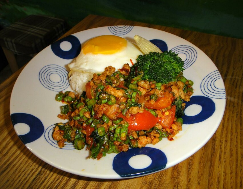 【美食】「呂舖食堂」平價日式咖哩、炸物 ,信義區咖哩推薦、北 【美食】「呂舖食堂」平價日式咖哩、炸物 ,信義區咖哩推薦、北