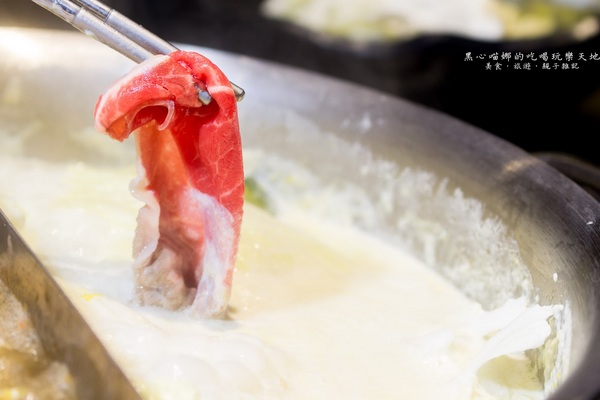 肉多多火鍋-高雄三多店:高雄前鎮︱肉多多火鍋 情人節,俯瞰城市夜景享受大口吃肉的狂野浪漫~