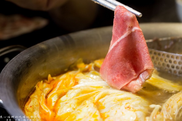 肉多多火鍋-高雄三多店:高雄前鎮︱肉多多火鍋 情人節,俯瞰城市夜景享受大口吃肉的狂野浪漫~