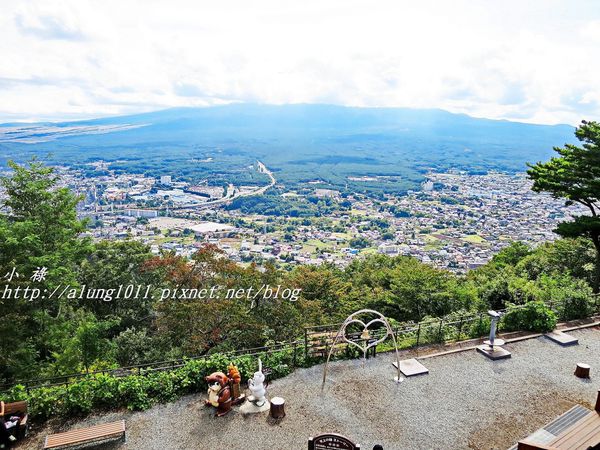 河口湖天上山公園：河口湖天上山公園 / 咔奇咔奇山兔子&狸貓的傳說 / 貍子茶屋好吃又好玩!!