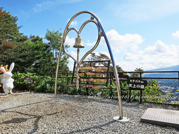 河口湖天上山公園：河口湖天上山公園 / 咔奇咔奇山兔子&狸貓的傳說 / 貍子茶屋好吃又好玩!!
