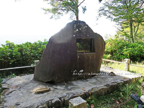河口湖天上山公園：河口湖天上山公園 / 咔奇咔奇山兔子&狸貓的傳說 / 貍子茶屋好吃又好玩!!