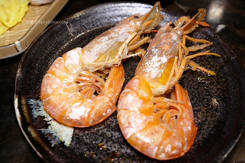 台中火鍋 | Beef King / 日本頂級A5和牛鍋物放題。台中第一間超狂日本A5和牛放題，近百種肉品、海鮮、火鍋料、滷水食材讓你無限吃到飽！ @蹦啾♥謝蘿莉 La vie heureuse