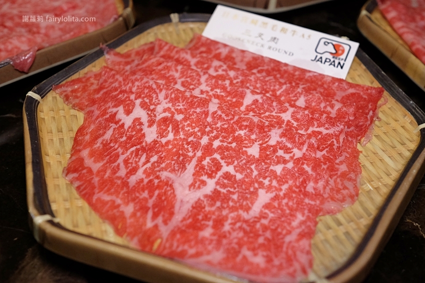 台中火鍋 | Beef King / 日本頂級A5和牛鍋物放題。台中第一間超狂日本A5和牛放題，近百種肉品、海鮮、火鍋料、滷水食材讓你無限吃到飽！ @蹦啾♥謝蘿莉 La vie heureuse