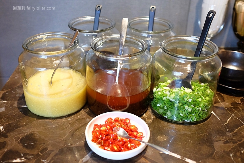 台中火鍋 | Beef King / 日本頂級A5和牛鍋物放題。台中第一間超狂日本A5和牛放題，近百種肉品、海鮮、火鍋料、滷水食材讓你無限吃到飽！ @蹦啾♥謝蘿莉 La vie heureuse