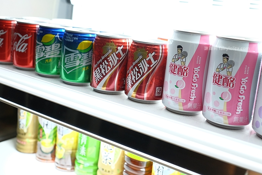 台中火鍋 | Beef King / 日本頂級A5和牛鍋物放題。台中第一間超狂日本A5和牛放題，近百種肉品、海鮮、火鍋料、滷水食材讓你無限吃到飽！ @蹦啾♥謝蘿莉 La vie heureuse