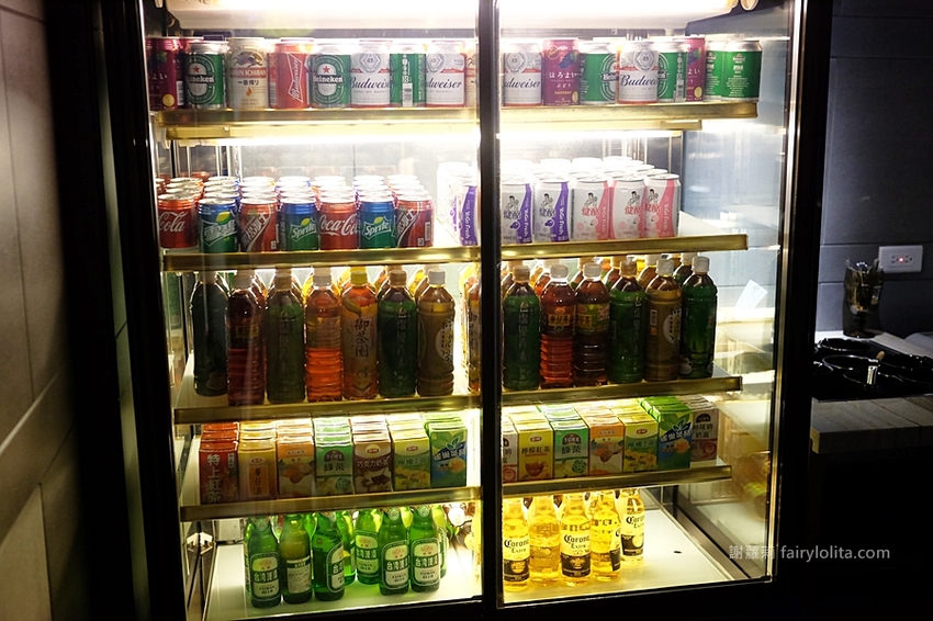 台中火鍋 | Beef King / 日本頂級A5和牛鍋物放題。台中第一間超狂日本A5和牛放題，近百種肉品、海鮮、火鍋料、滷水食材讓你無限吃到飽！ @蹦啾♥謝蘿莉 La vie heureuse