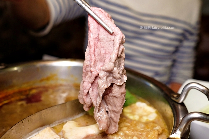 台中火鍋 | Beef King / 日本頂級A5和牛鍋物放題。台中第一間超狂日本A5和牛放題，近百種肉品、海鮮、火鍋料、滷水食材讓你無限吃到飽！ @蹦啾♥謝蘿莉 La vie heureuse