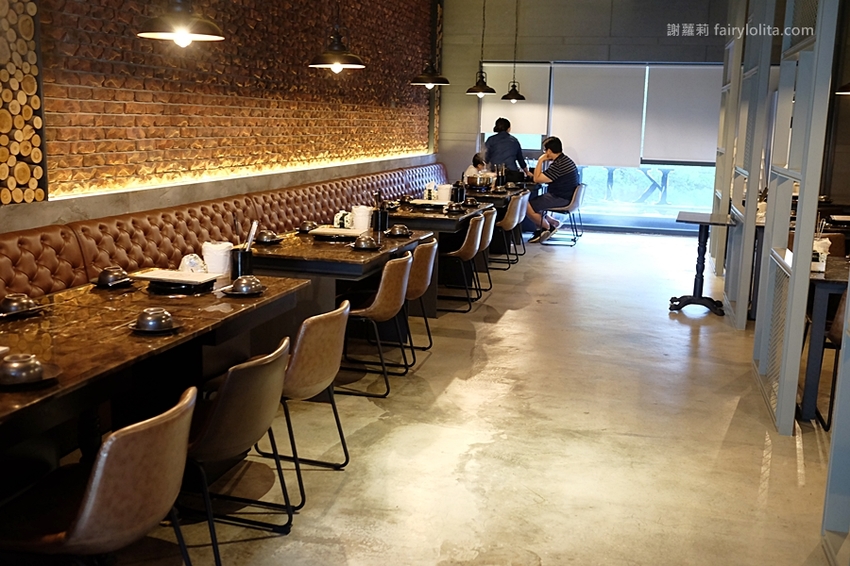 台中火鍋 | Beef King / 日本頂級A5和牛鍋物放題。台中第一間超狂日本A5和牛放題，近百種肉品、海鮮、火鍋料、滷水食材讓你無限吃到飽！ @蹦啾♥謝蘿莉 La vie heureuse