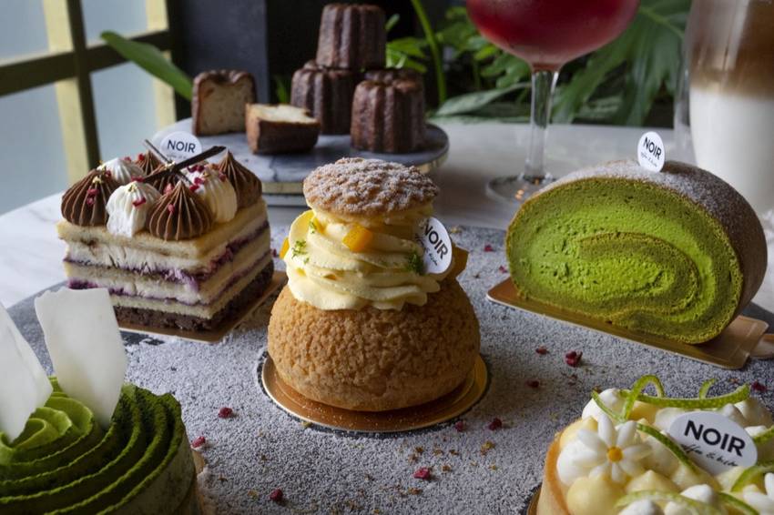 桃園甜點推薦 NOIR coffee&bistro｜走訪高質感甜點的時尚藝廊，天然食材純手工製作，不限時的慵懶咖啡廳 · 算命的說我很愛吃
