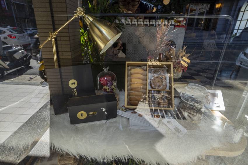 桃園甜點推薦 NOIR coffee&bistro｜走訪高質感甜點的時尚藝廊，天然食材純手工製作，不限時的慵懶咖啡廳 · 算命的說我很愛吃