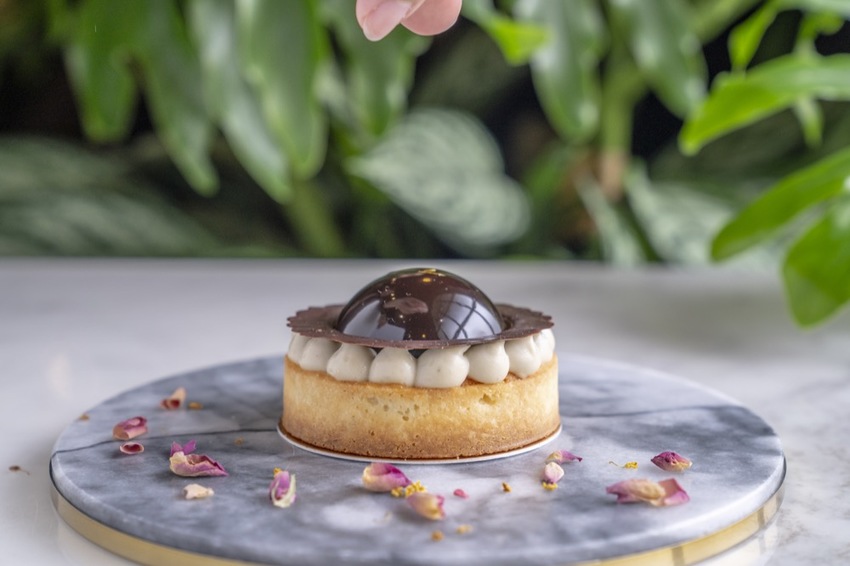 桃園甜點 NOIR coffee&bistro｜晶蘋果上市，連小紅帽吃下去以後都活了起來～ · 算命的說我很愛吃