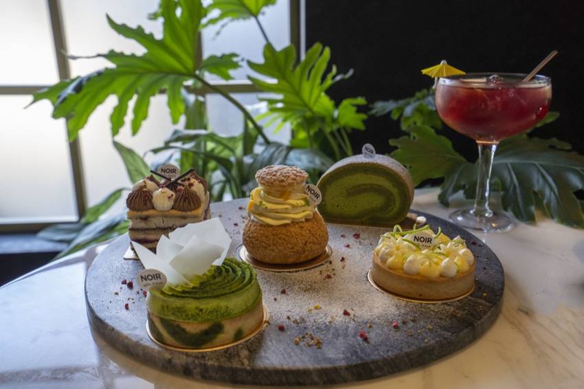桃園甜點推薦 NOIR coffee&bistro｜走訪高質感甜點的時尚藝廊，天然食材純手工製作，不限時的慵懶咖啡廳 · 算命的說我很愛吃