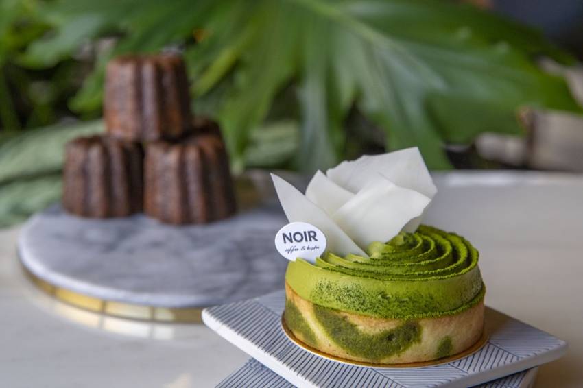 桃園甜點推薦 NOIR coffee&bistro｜走訪高質感甜點的時尚藝廊，天然食材純手工製作，不限時的慵懶咖啡廳 · 算命的說我很愛吃