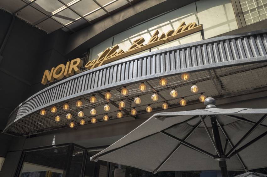 桃園甜點推薦 NOIR coffee&bistro｜走訪高質感甜點的時尚藝廊，天然食材純手工製作，不限時的慵懶咖啡廳 · 算命的說我很愛吃