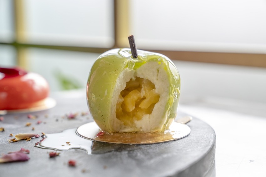 桃園甜點 NOIR coffee&bistro｜晶蘋果上市，連小紅帽吃下去以後都活了起來～ · 算命的說我很愛吃