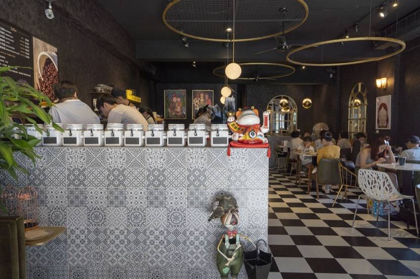 桃園甜點推薦 NOIR coffee&bistro｜走訪高質感甜點的時尚藝廊，天然食材純手工製作，不限時的慵懶咖啡廳 · 算命的說我很愛吃