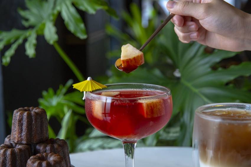 桃園甜點推薦 NOIR coffee&bistro｜走訪高質感甜點的時尚藝廊，天然食材純手工製作，不限時的慵懶咖啡廳 · 算命的說我很愛吃