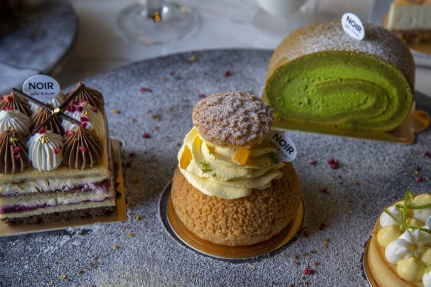桃園甜點推薦 NOIR coffee&bistro｜走訪高質感甜點的時尚藝廊，天然食材純手工製作，不限時的慵懶咖啡廳 · 算命的說我很愛吃