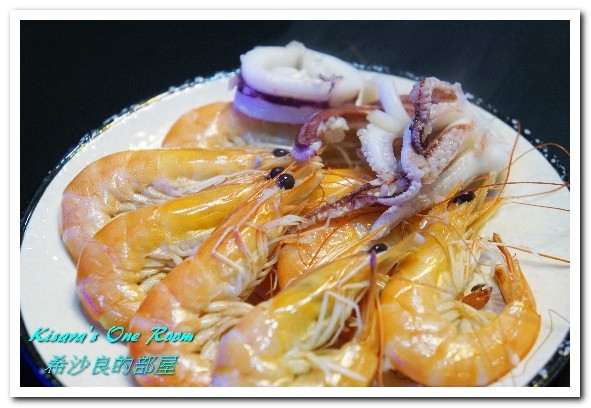 澎湖蒸鱻蒸氣火鍋：中永和火鍋．在地與國際接軌、變化多端的海鮮蒸鍋──澎湖蒸鱻蒸氣火鍋