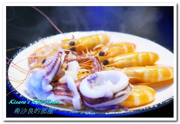 澎湖蒸鱻蒸氣火鍋：中永和火鍋．在地與國際接軌、變化多端的海鮮蒸鍋──澎湖蒸鱻蒸氣火鍋