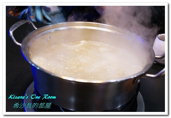 澎湖蒸鱻蒸氣火鍋：中永和火鍋．在地與國際接軌、變化多端的海鮮蒸鍋──澎湖蒸鱻蒸氣火鍋